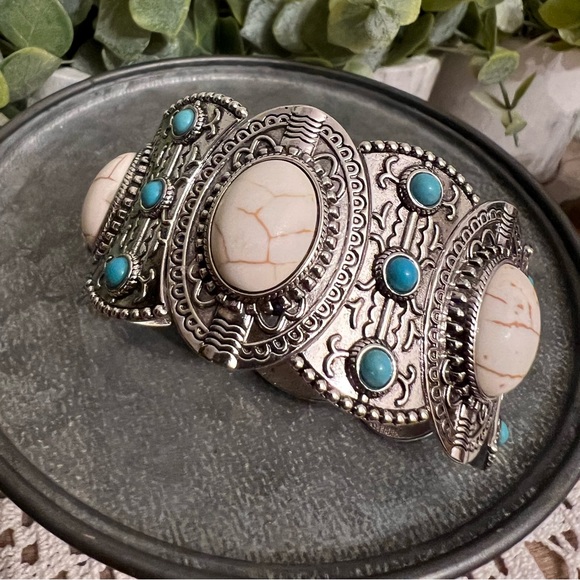 Bohemian Retro Elastic Women's Turquoise Bracelet Bangle - Picture 3 of 5